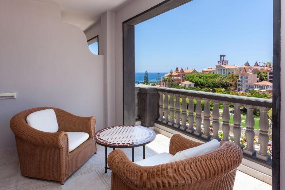 Habitación Deluxe con vistas laterales al mar (uso individual)
